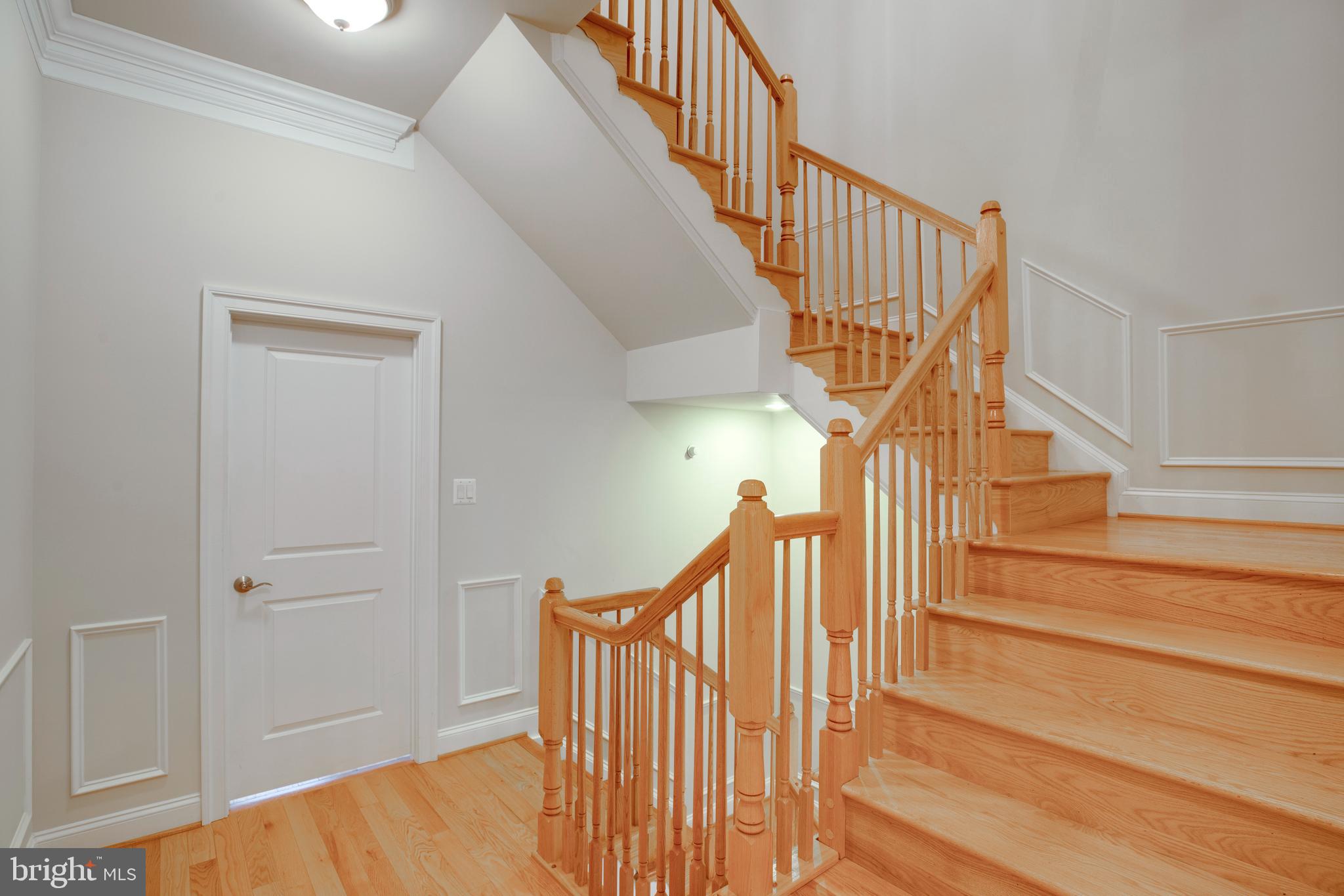 7025 LITTLE LEAF LINDEN LANE