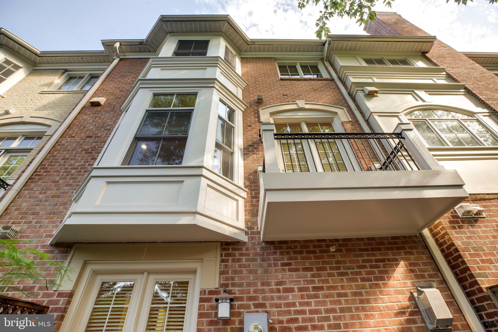 7025 LITTLE LEAF LINDEN LANE