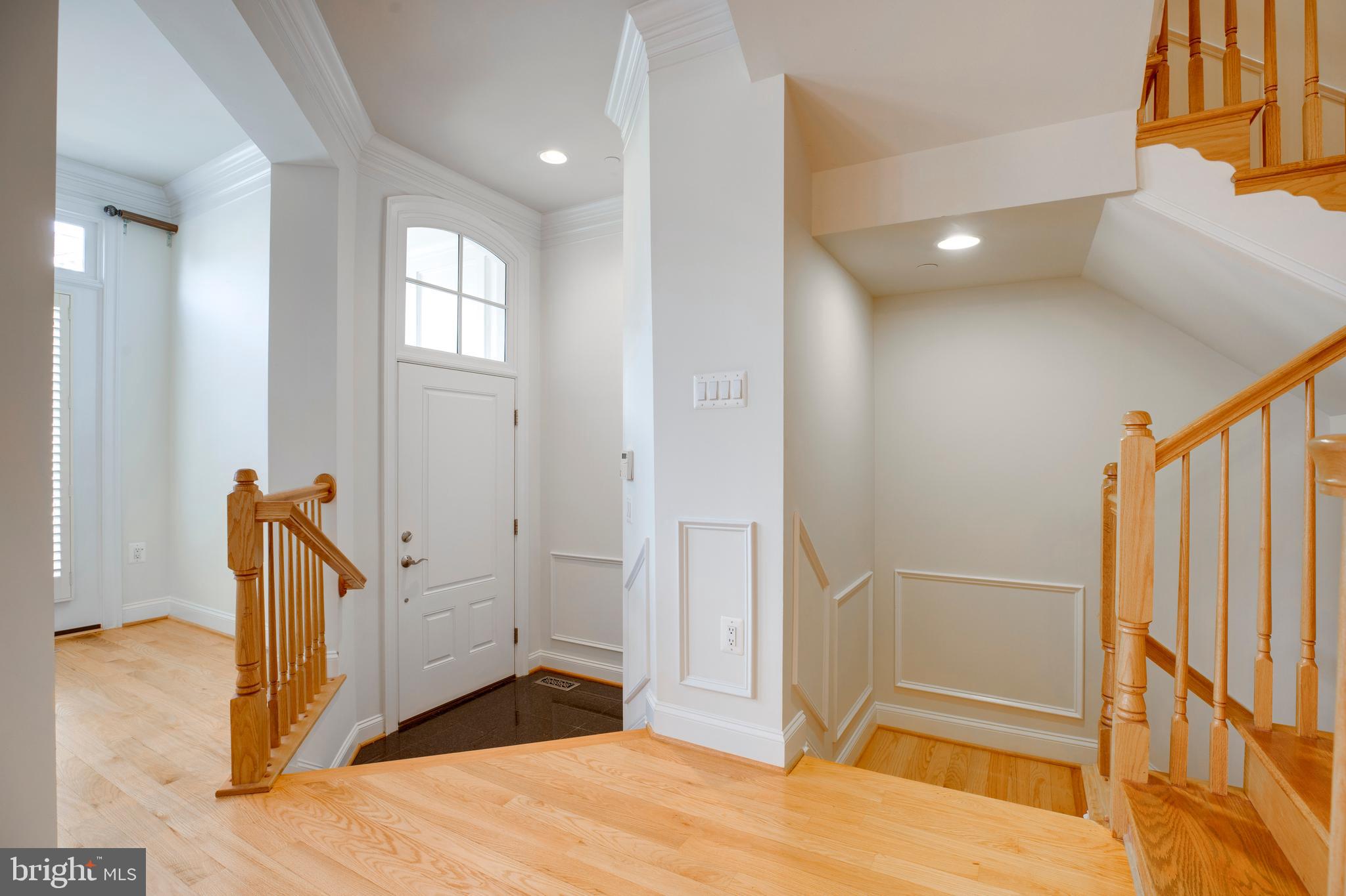 7025 LITTLE LEAF LINDEN LANE