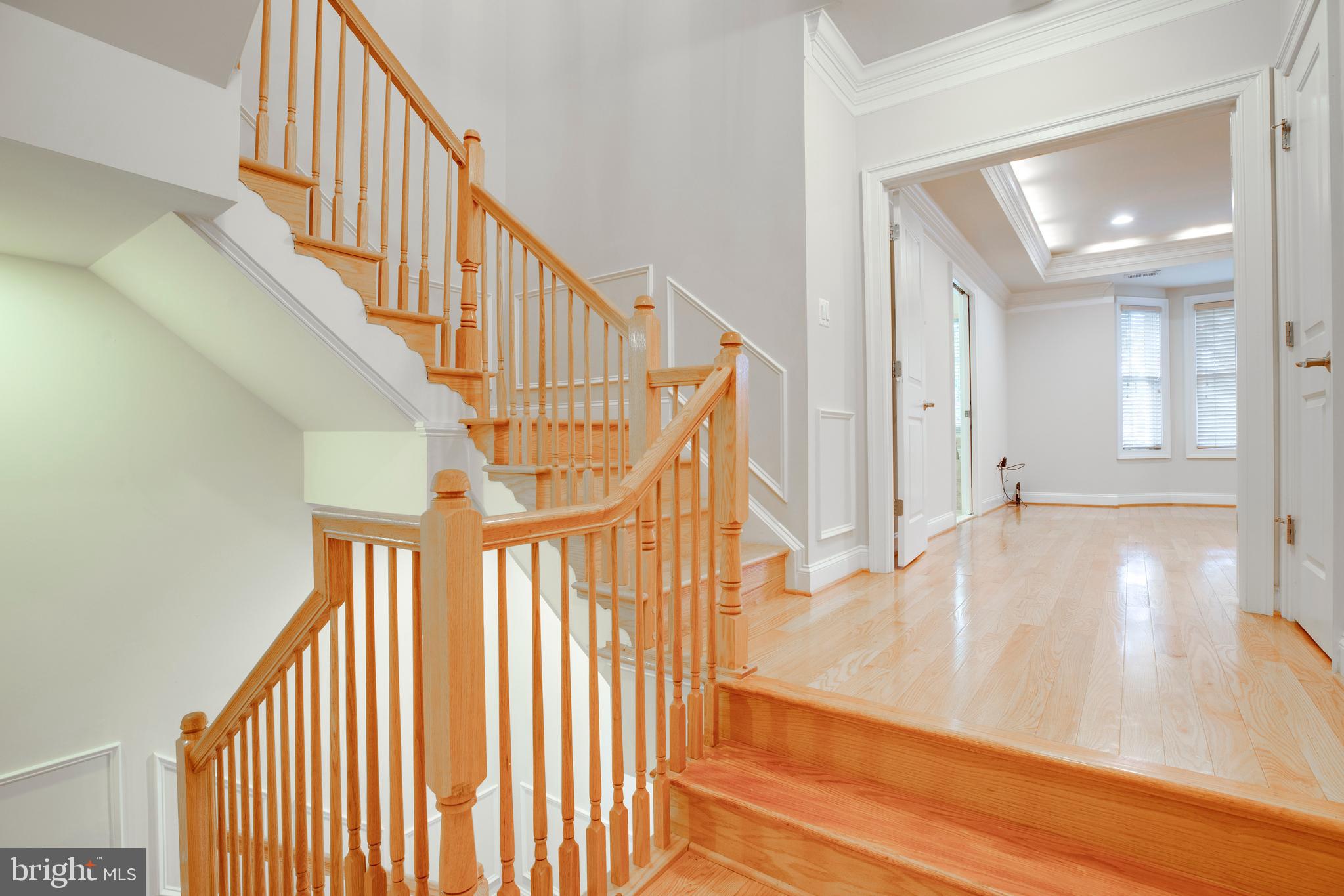 7025 LITTLE LEAF LINDEN LANE