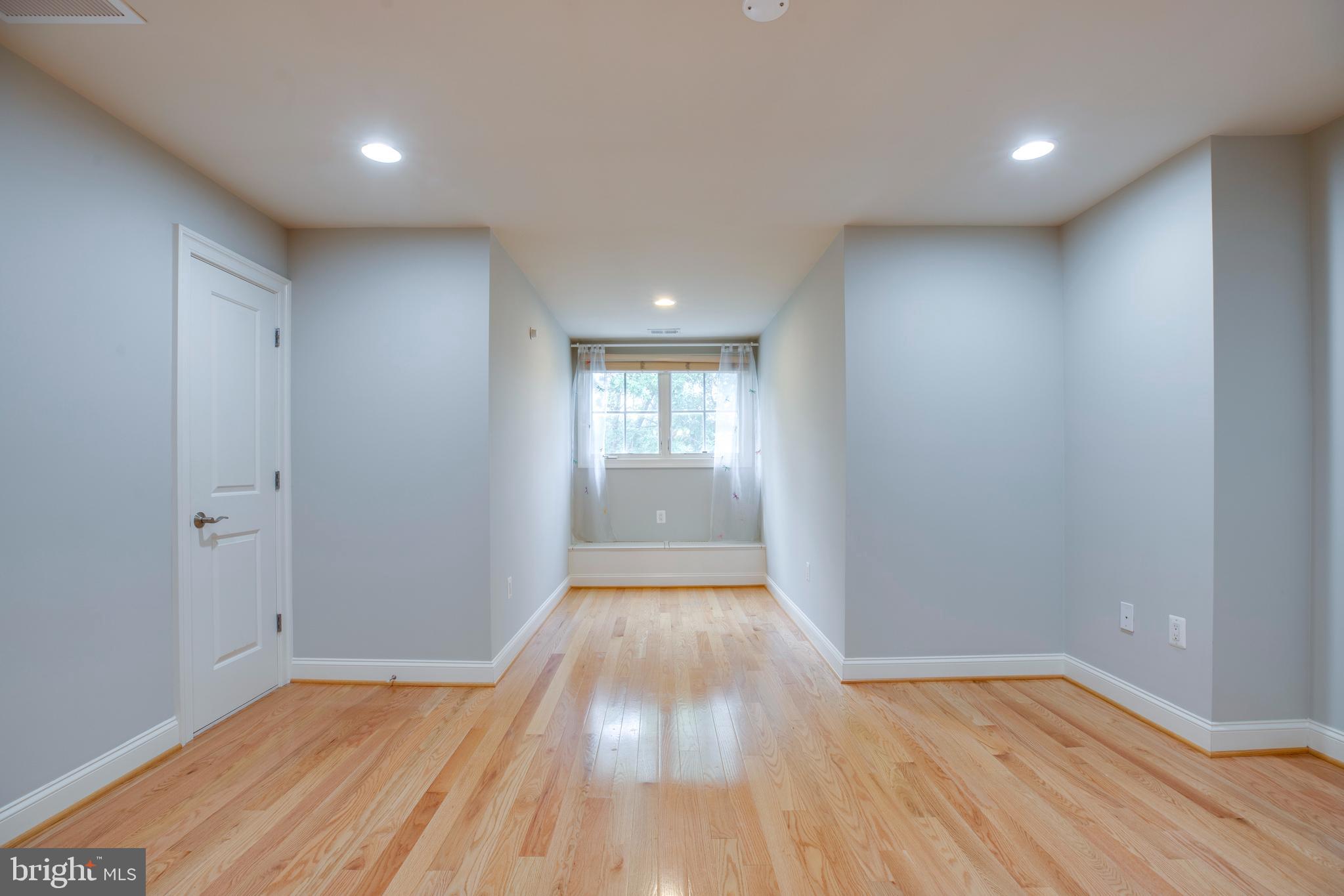 7025 LITTLE LEAF LINDEN LANE