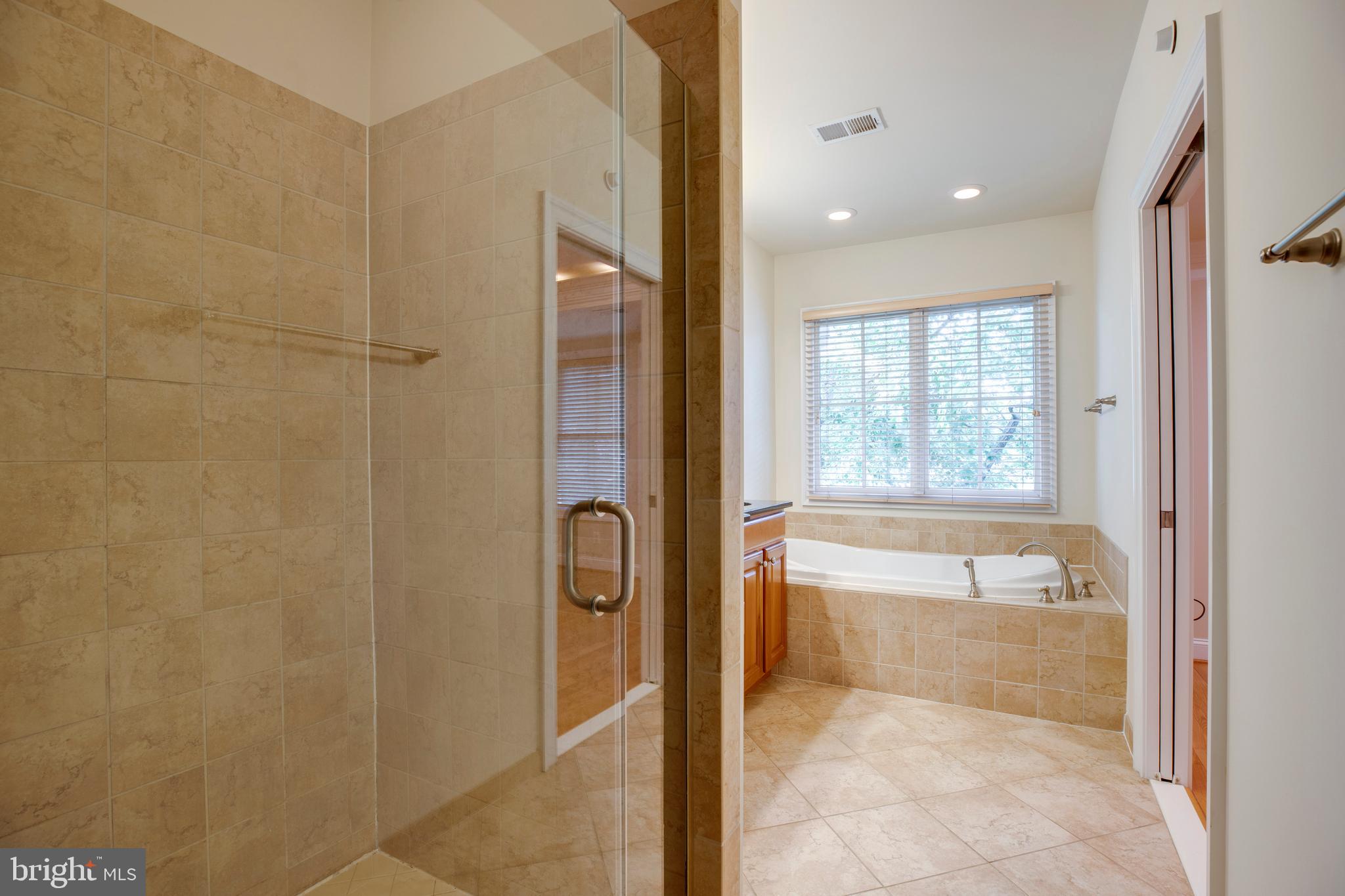 7025 LITTLE LEAF LINDEN LANE