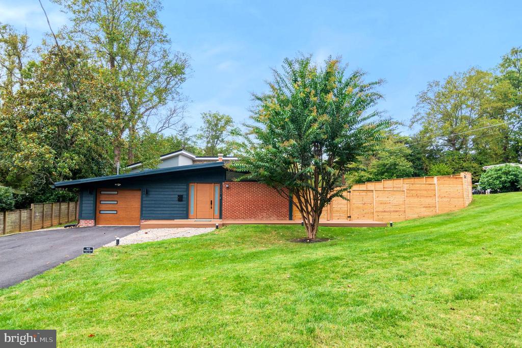 3304 BRANDY COURT