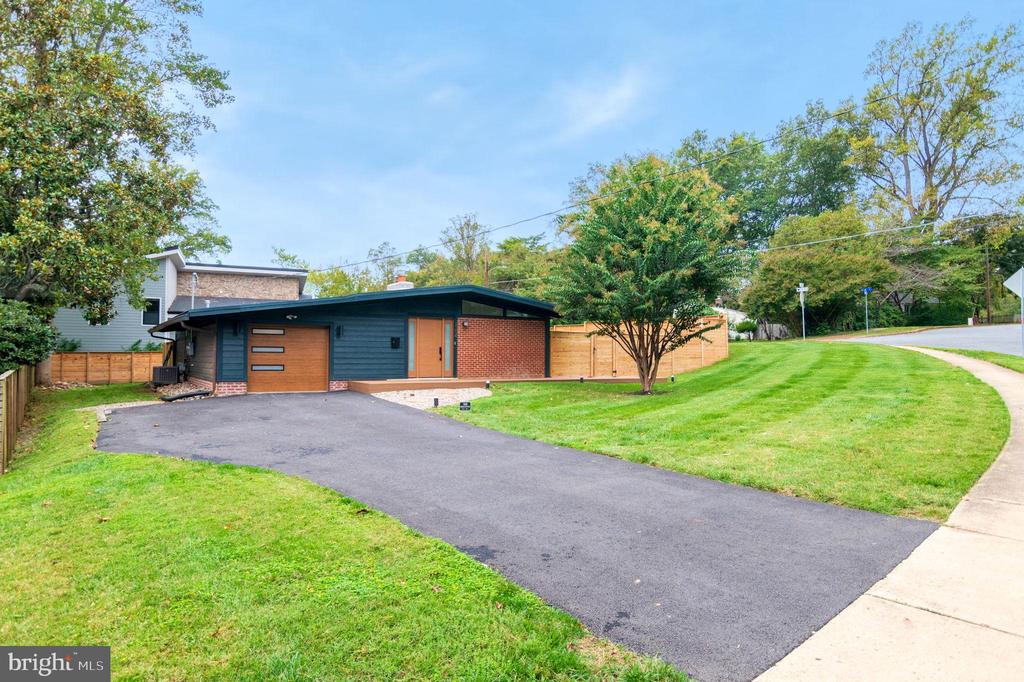 3304 BRANDY COURT