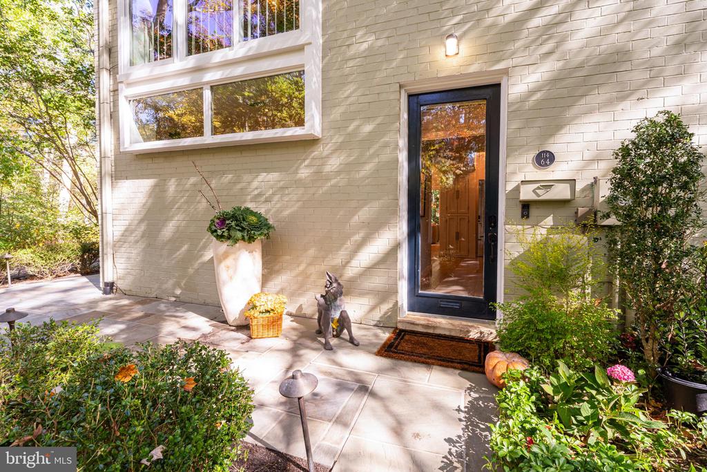 11464 ORCHARD LANE