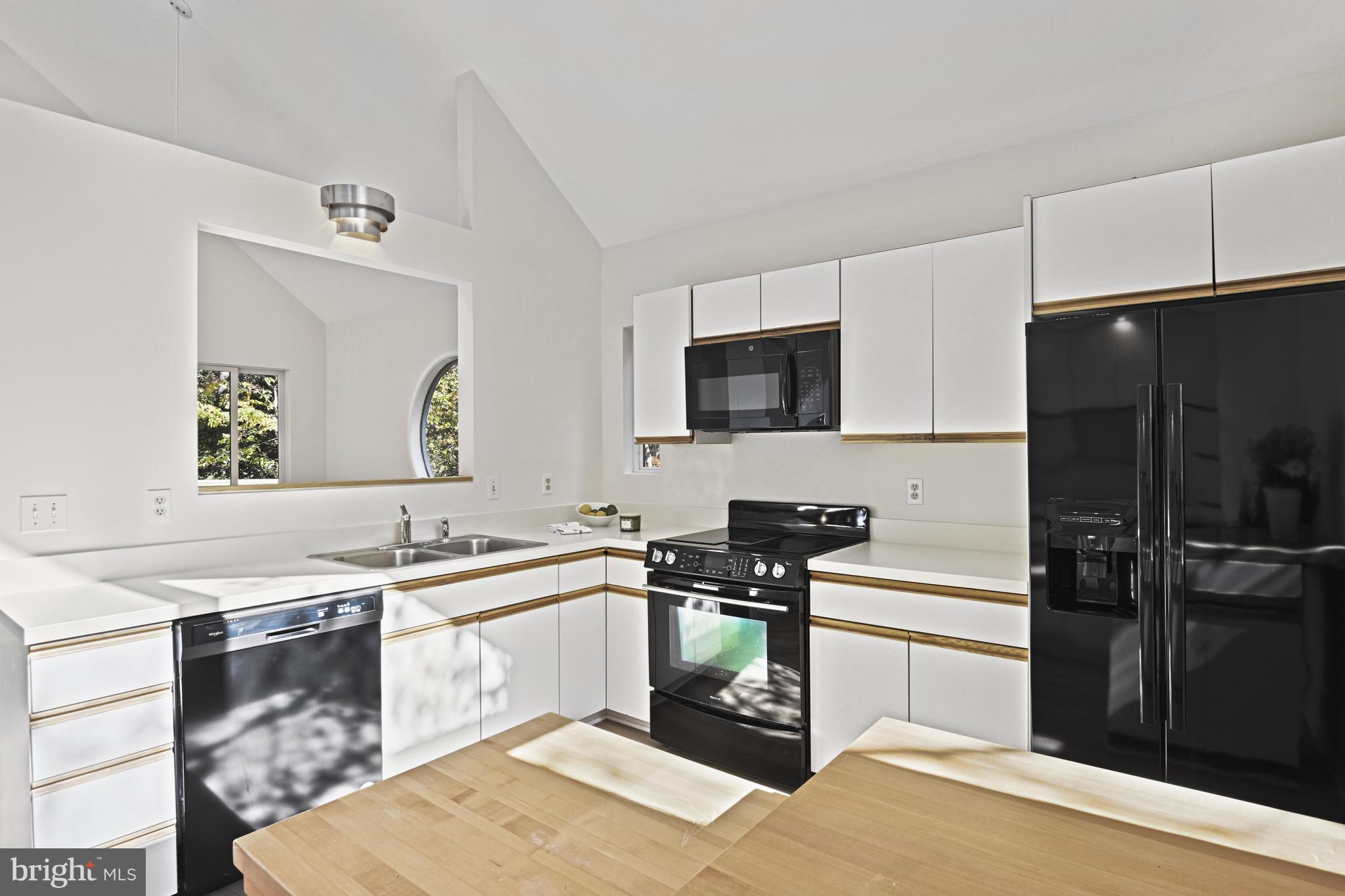 11504 TURNBRIDGE LANE