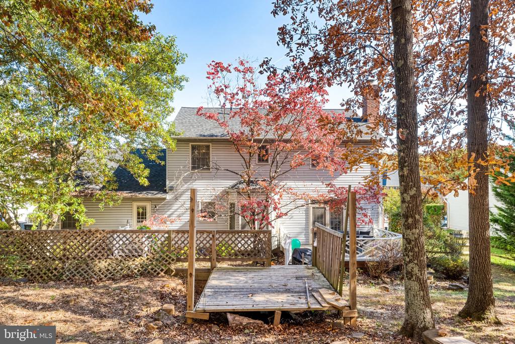 15277 SURREY HOUSE WAY