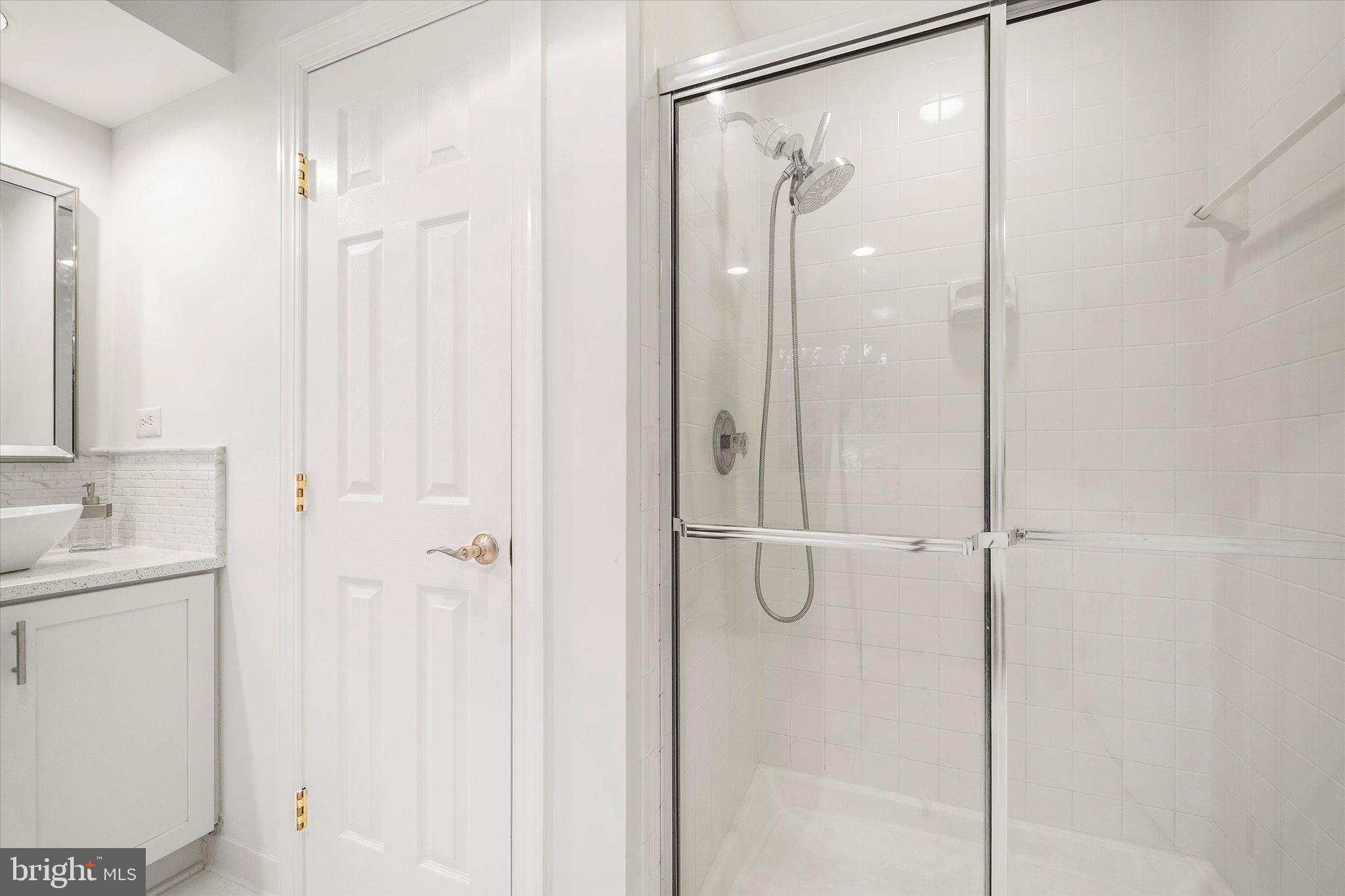 5495 ROCKPOINTE DRIVE