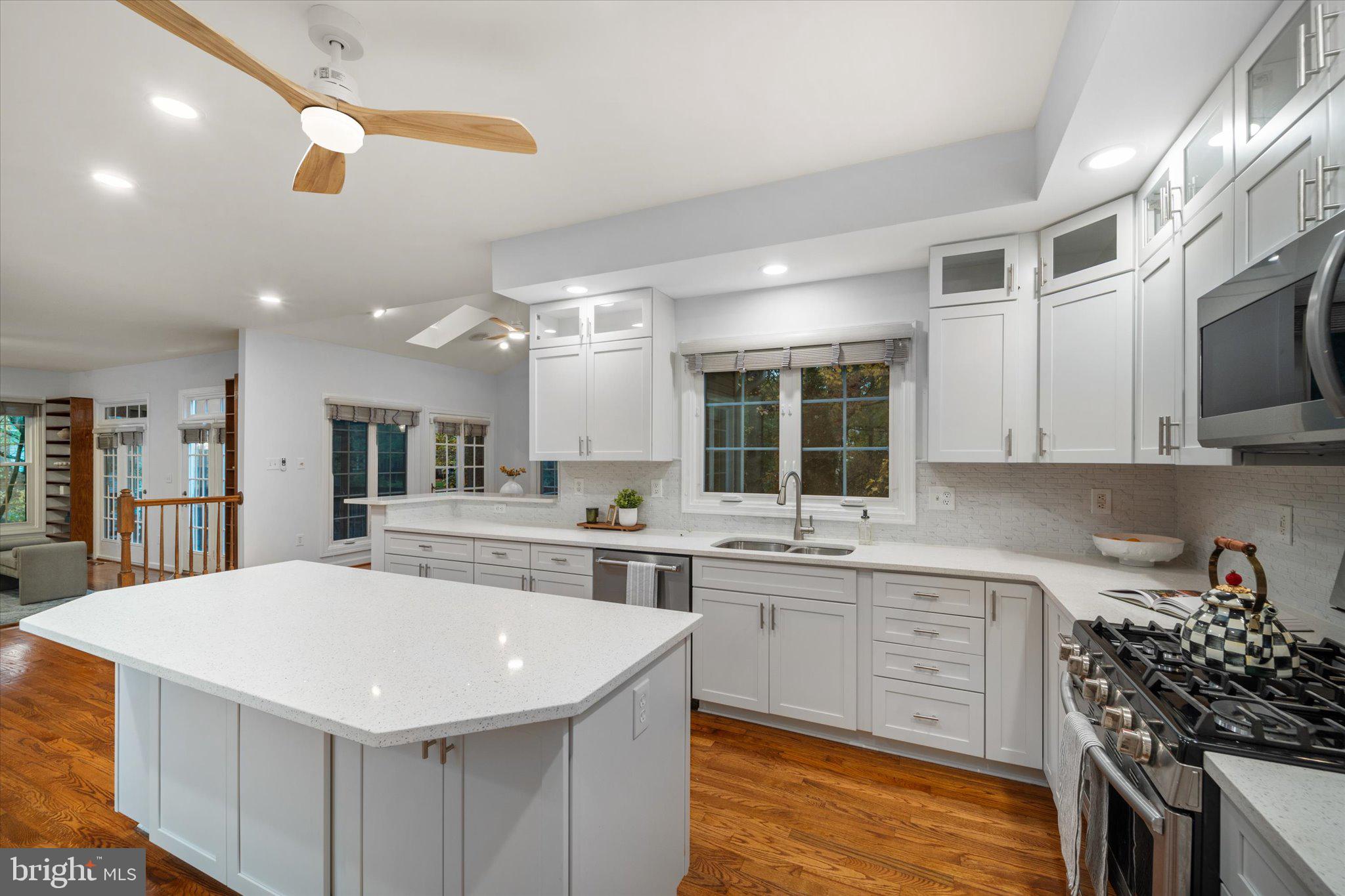 5495 ROCKPOINTE DRIVE