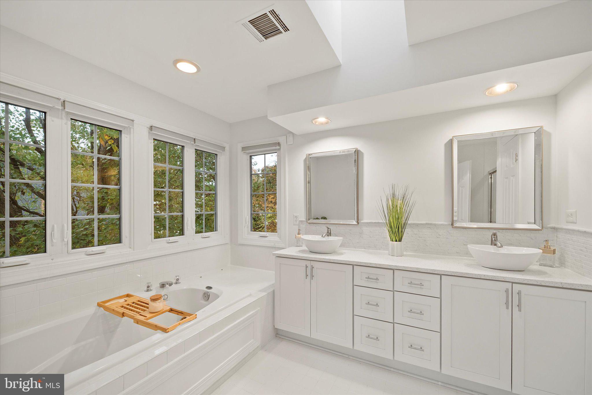 5495 ROCKPOINTE DRIVE