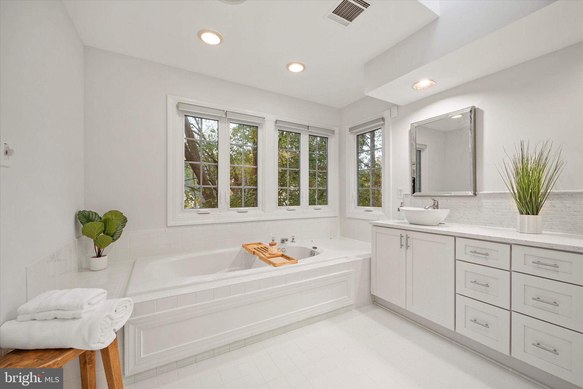 5495 ROCKPOINTE DRIVE