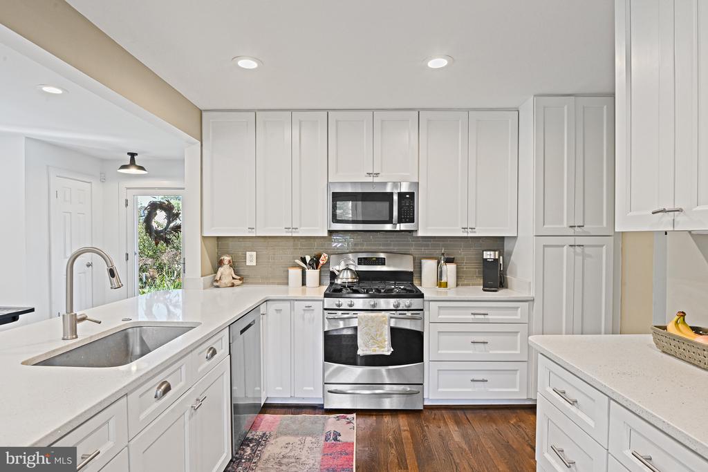 6602 JERRY PLACE
