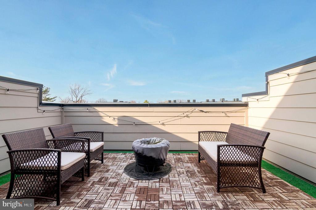 7383 OLD AIRFIELD LANE