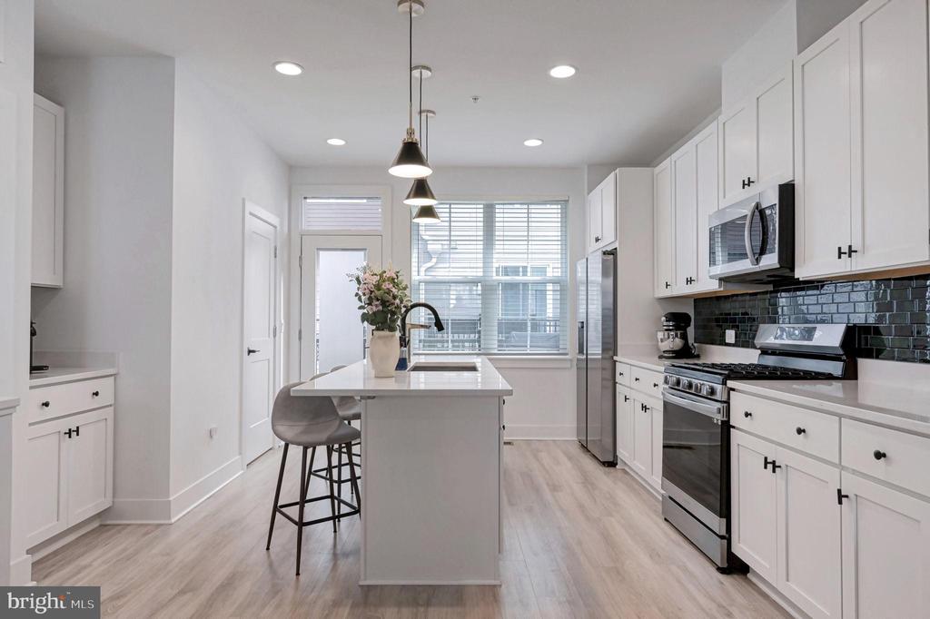 7383 OLD AIRFIELD LANE