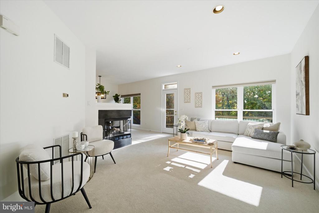 3116 WHITE DAISY PLACE