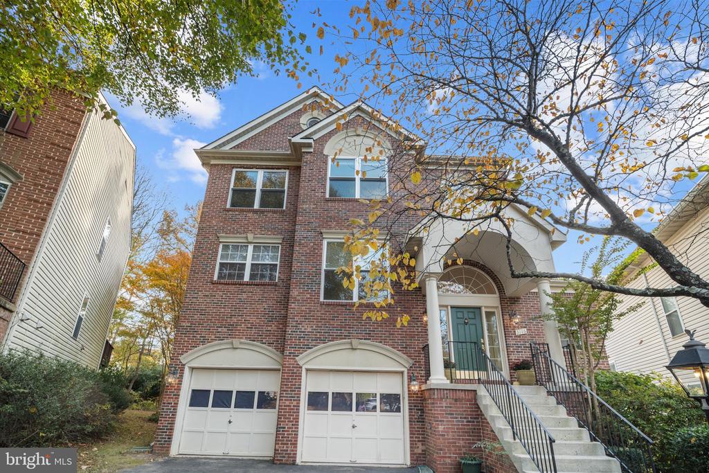 3116 WHITE DAISY PLACE