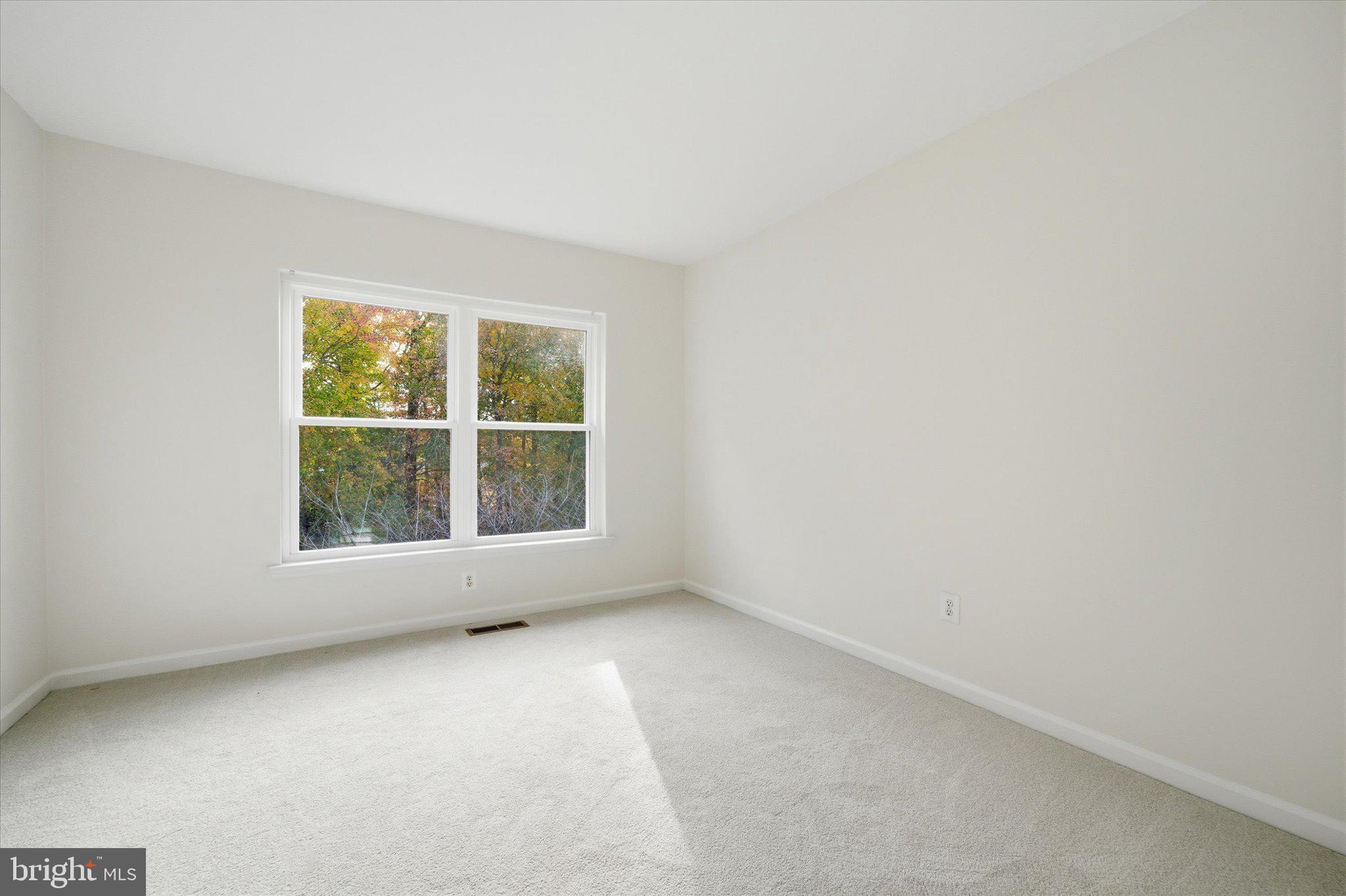 3116 WHITE DAISY PLACE