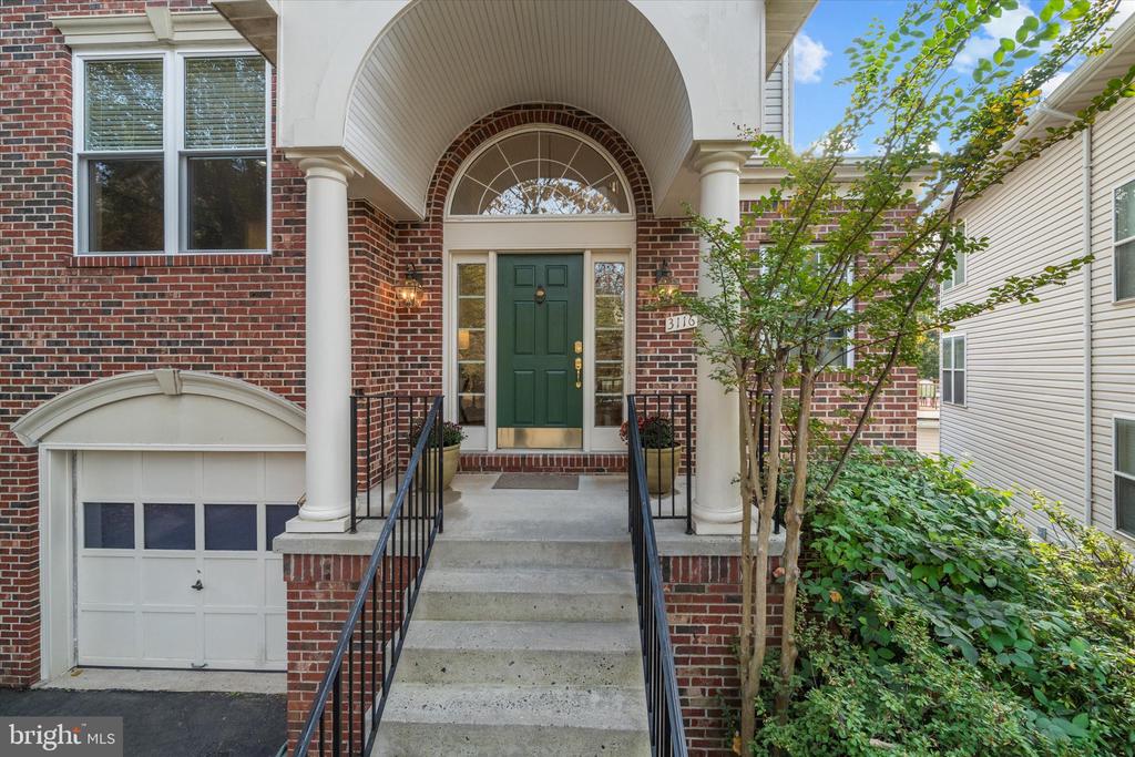 3116 WHITE DAISY PLACE