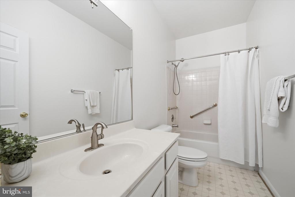 3116 WHITE DAISY PLACE