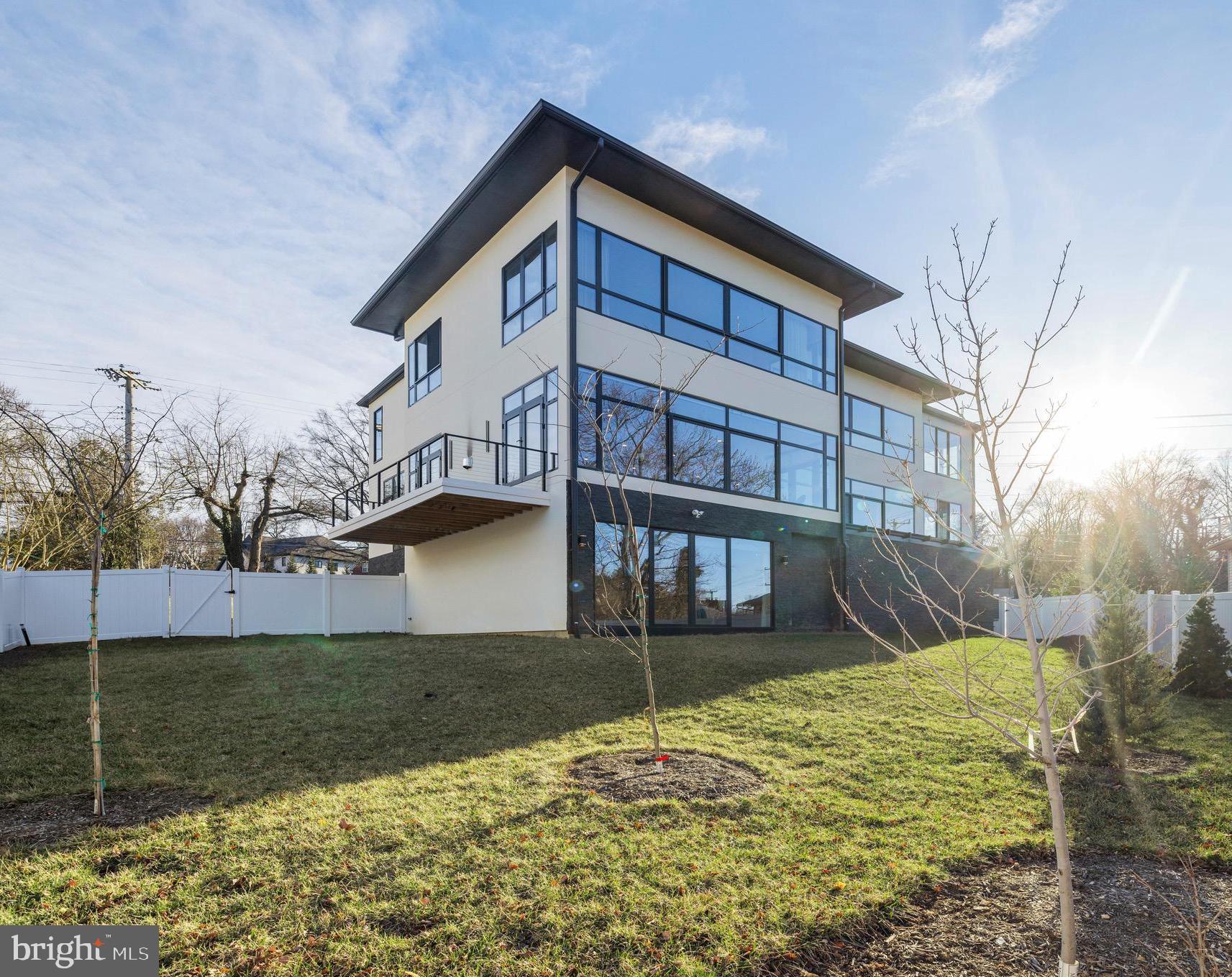 1573 WESTMORELAND STREET