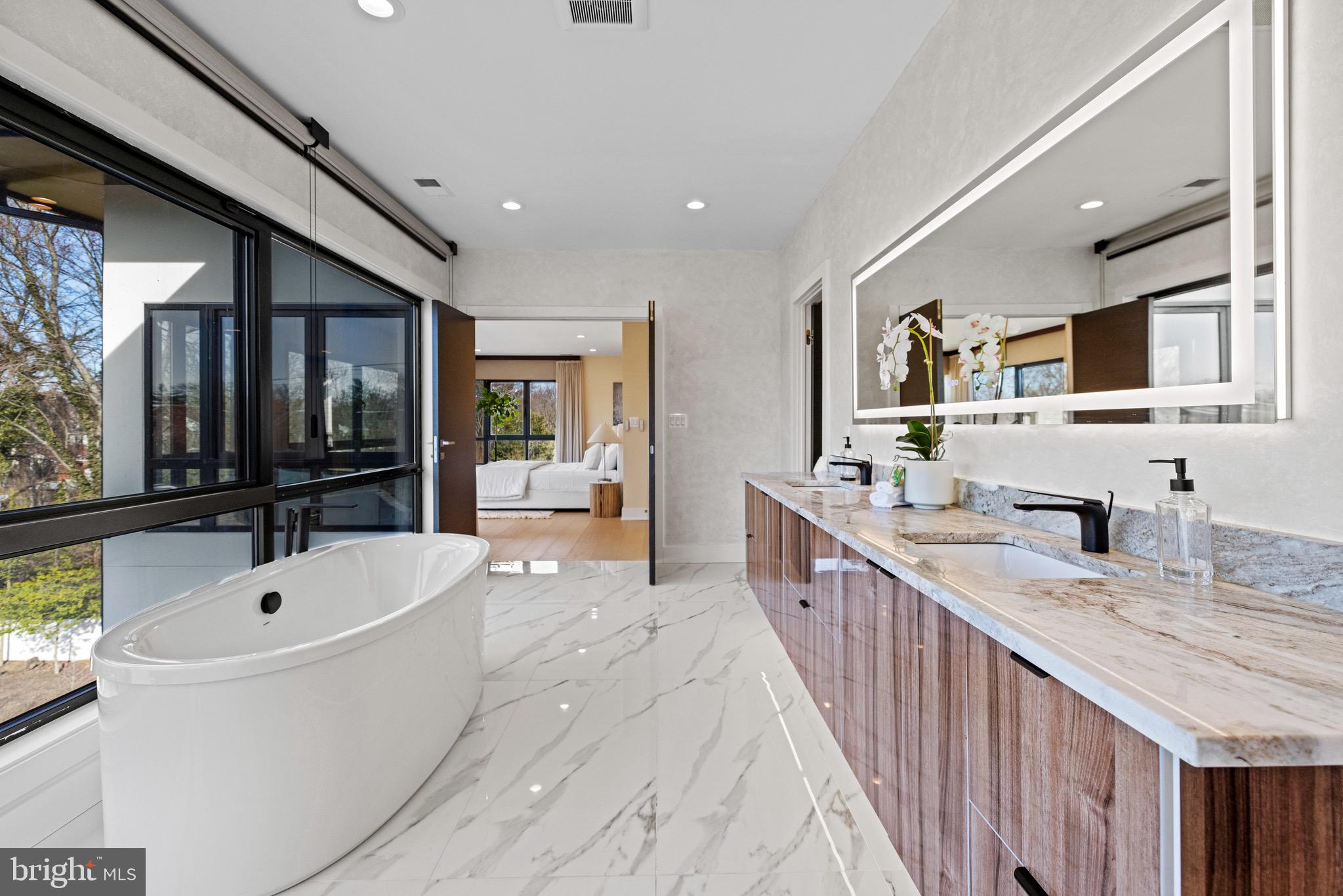 1573 WESTMORELAND STREET