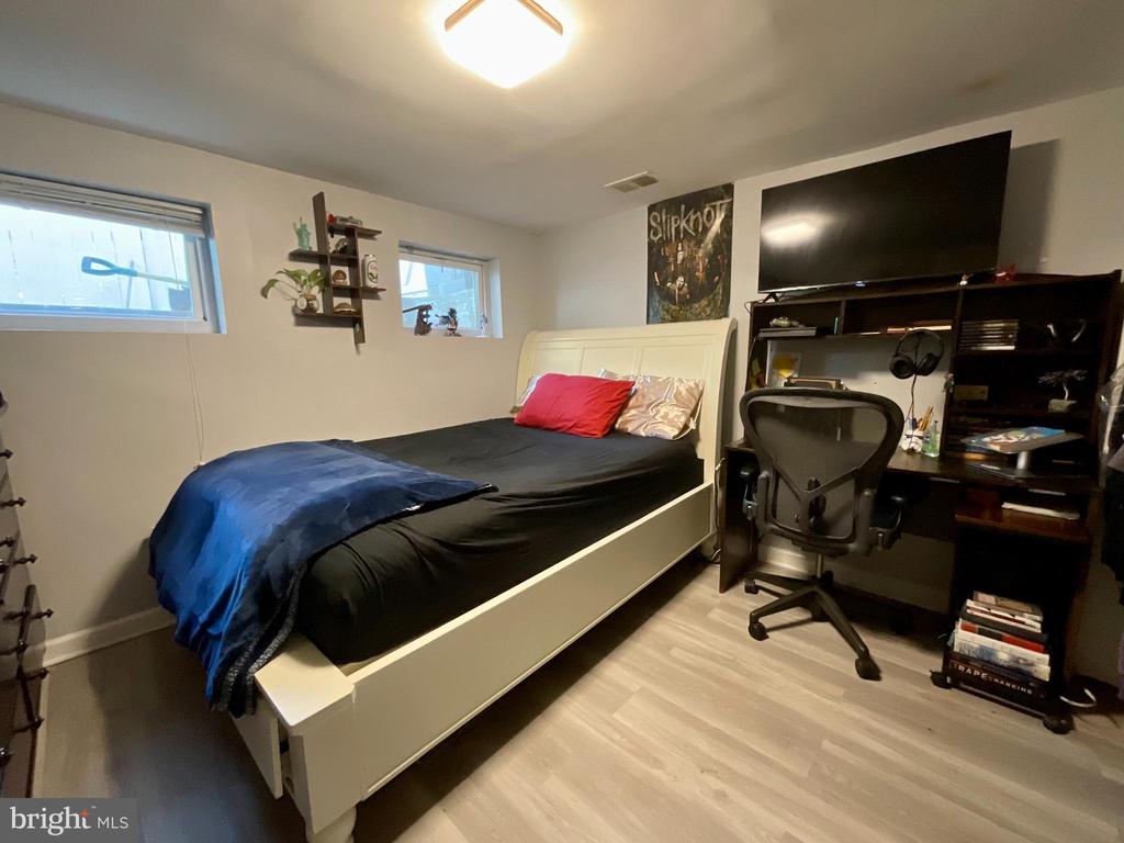 6822 DONAHUE COURT