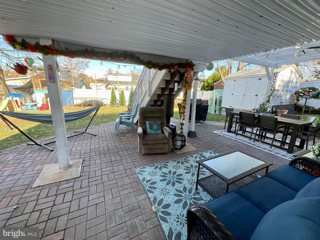 6822 DONAHUE COURT