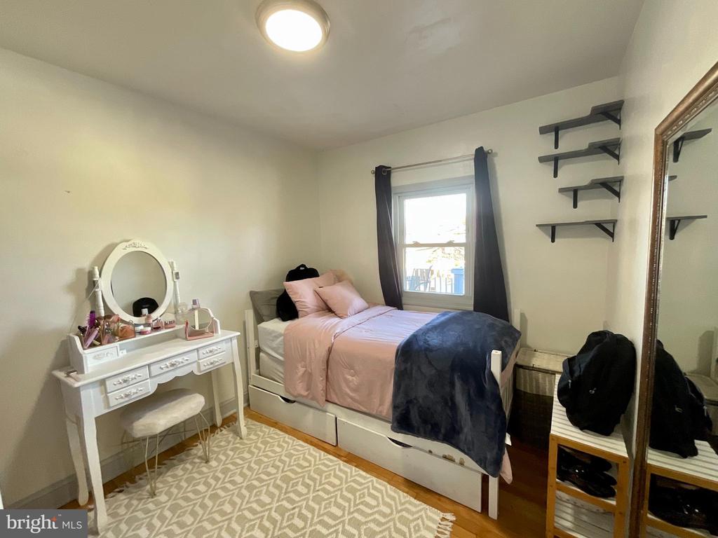 6822 DONAHUE COURT