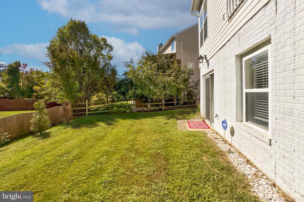 2410 DAKOTA LAKES DRIVE