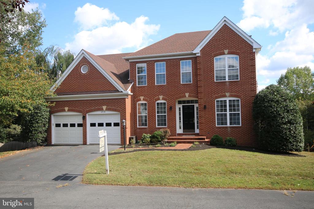 2410 DAKOTA LAKES DRIVE