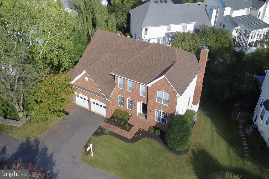 2410 DAKOTA LAKES DRIVE