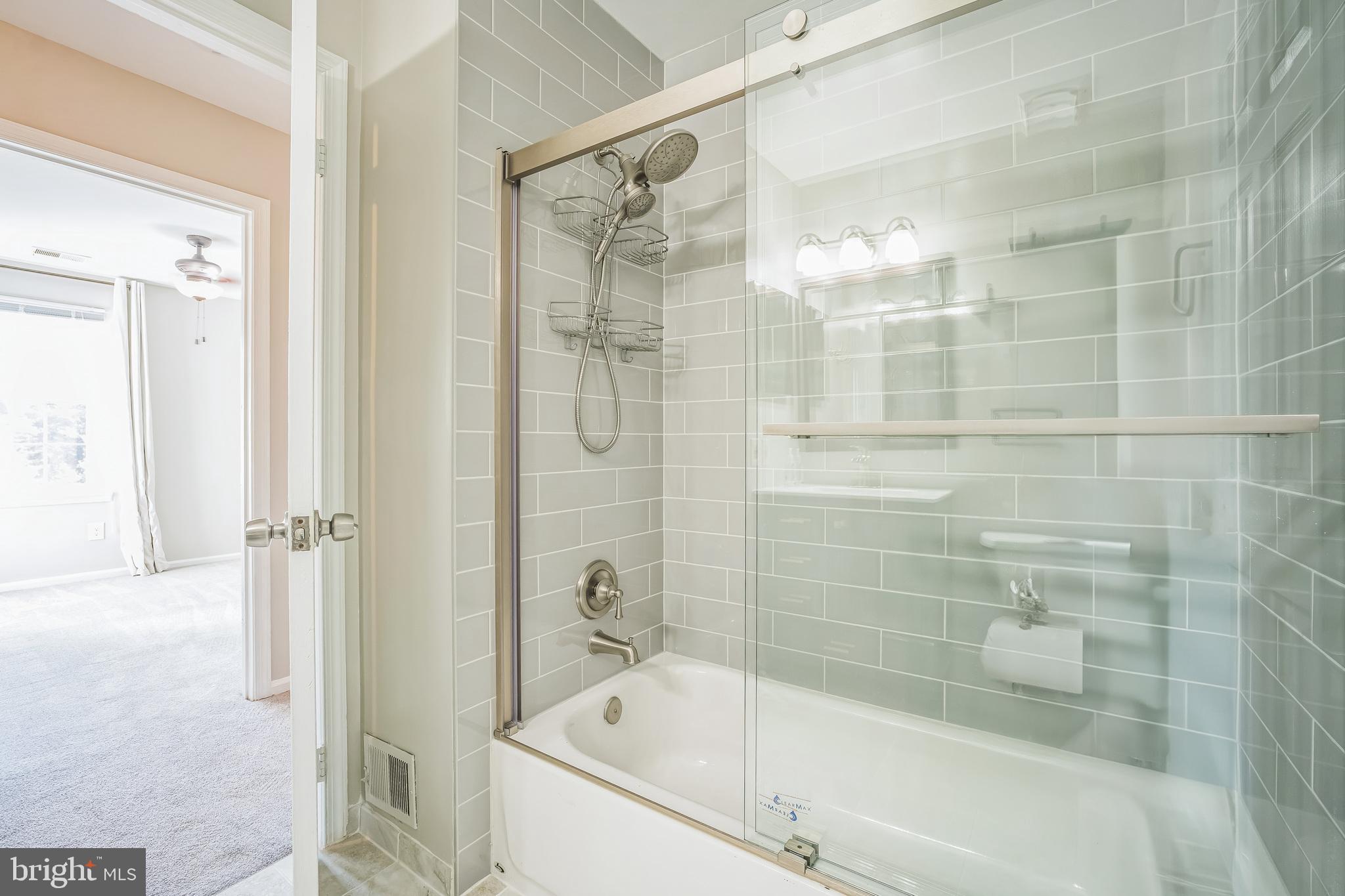 14801 BASINGSTOKE LOOP