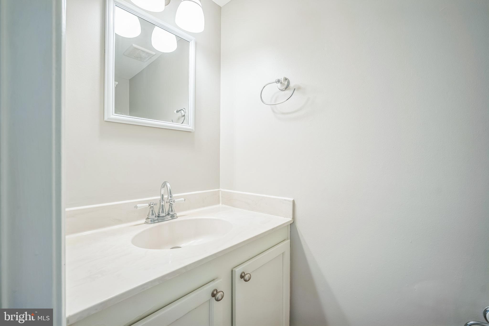 14801 BASINGSTOKE LOOP