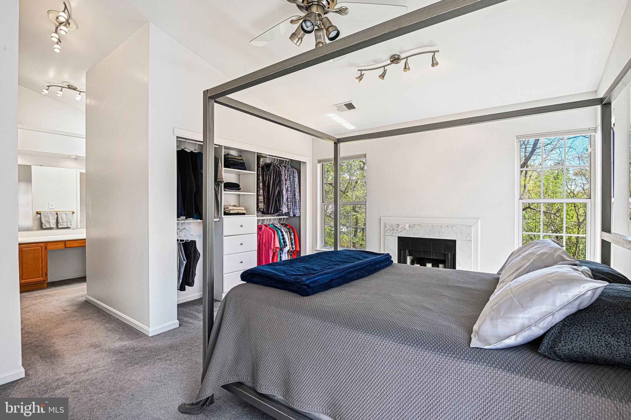 13481 LAKE SHORE DRIVE