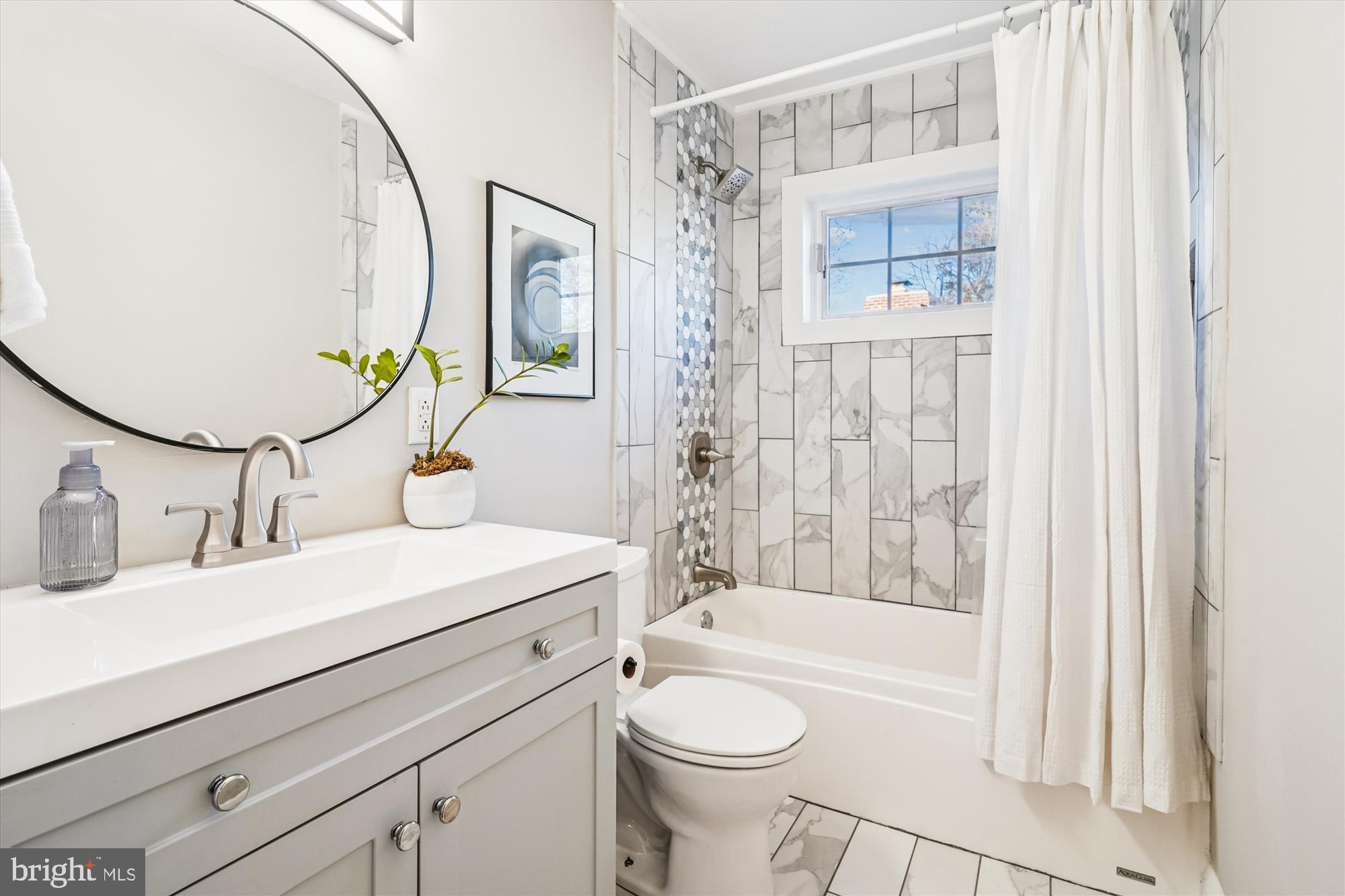 9016 GREYLOCK STREET