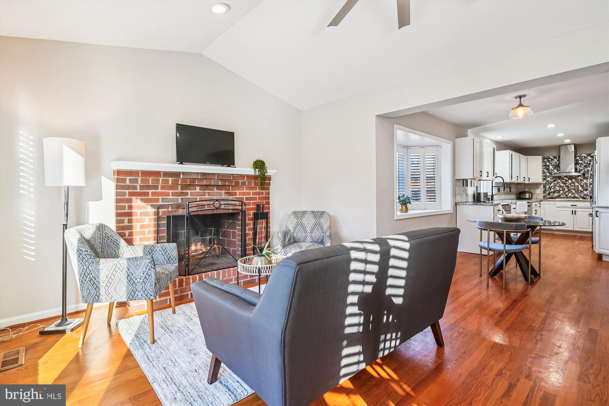 9016 GREYLOCK STREET