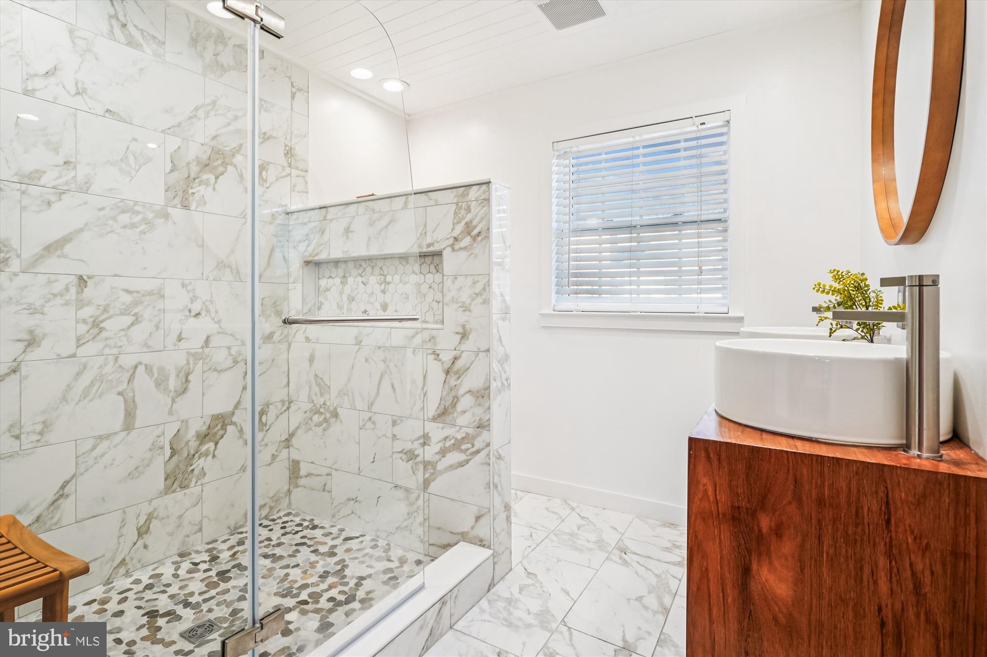 9016 GREYLOCK STREET