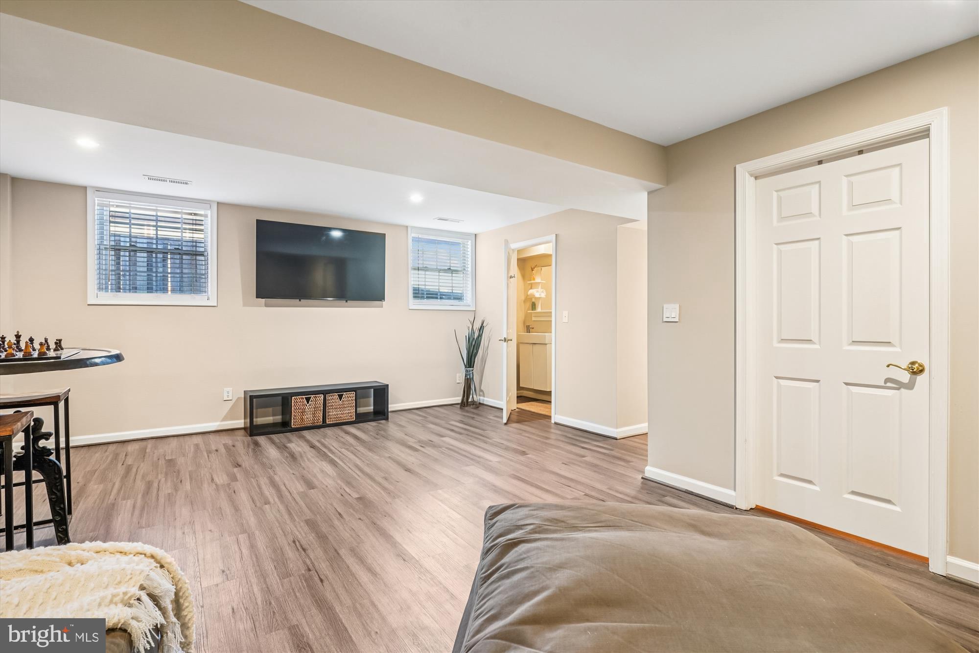 9016 GREYLOCK STREET