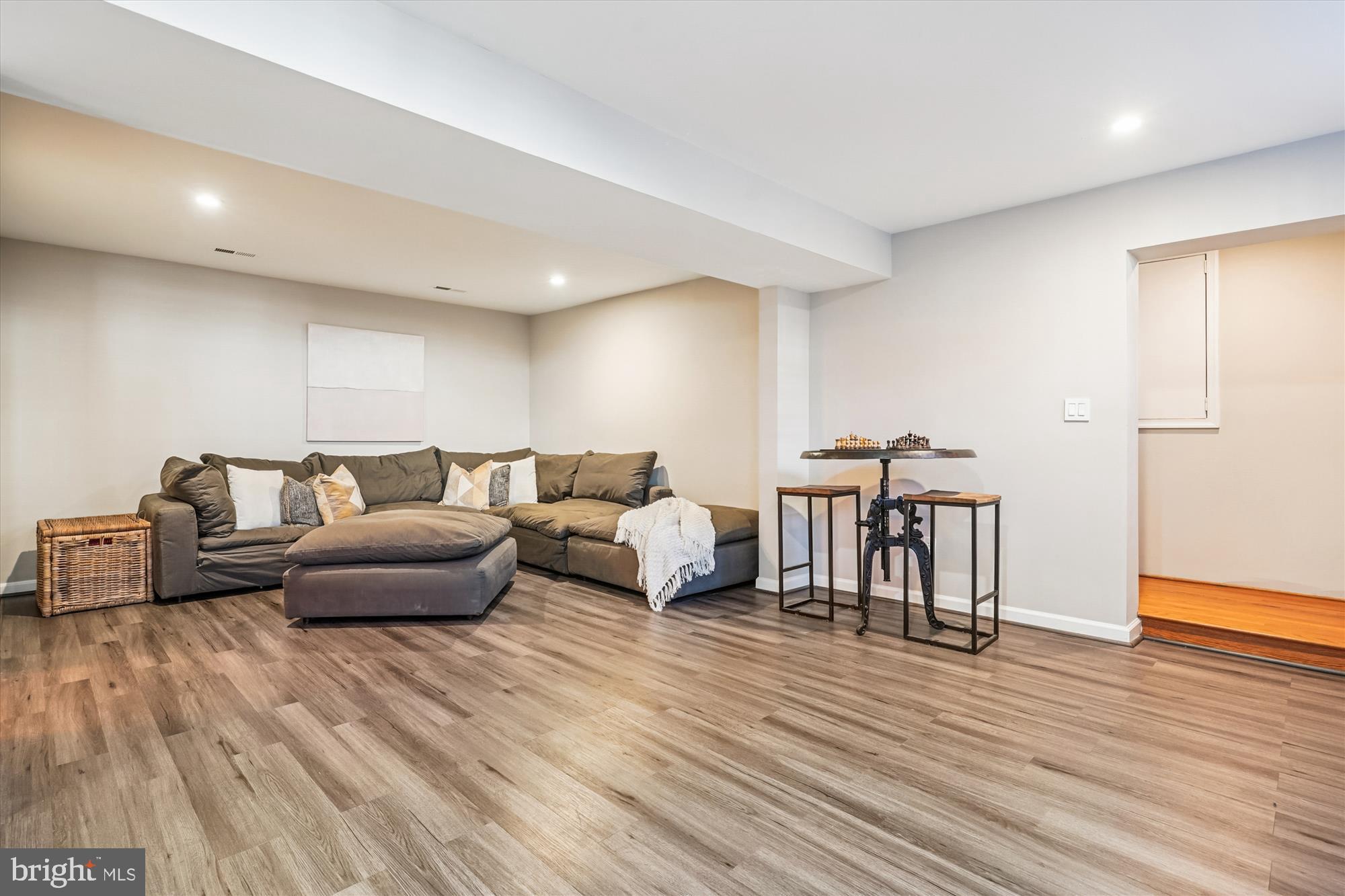 9016 GREYLOCK STREET