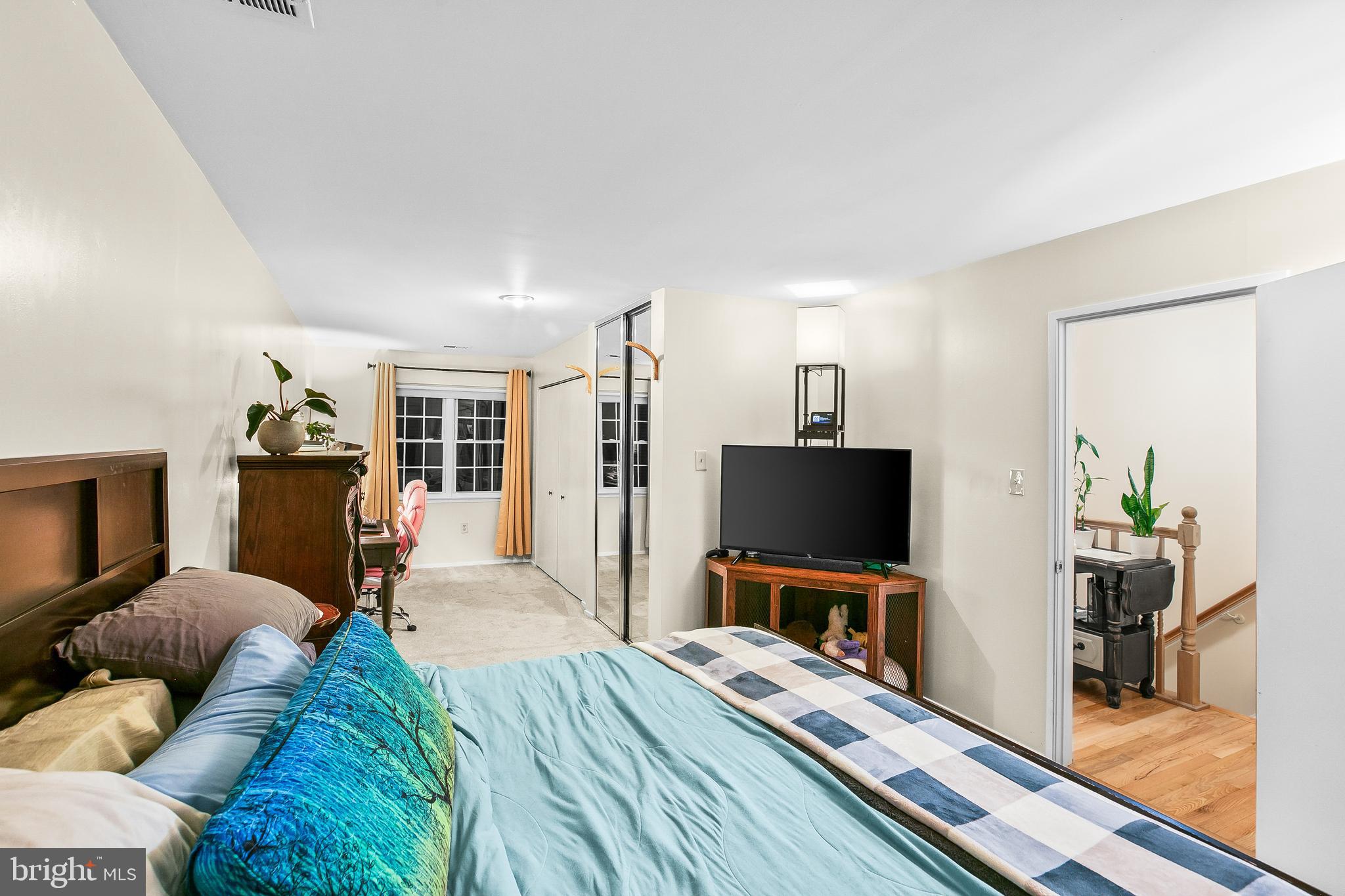 2418 RIDGEHAMPTON COURT