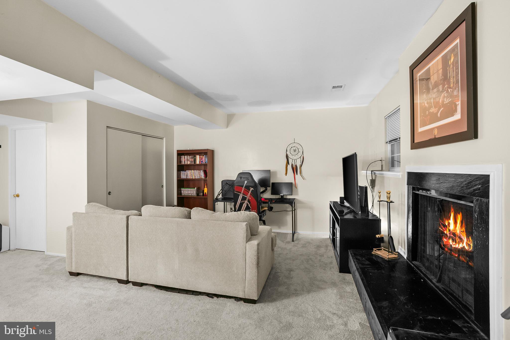 2418 RIDGEHAMPTON COURT