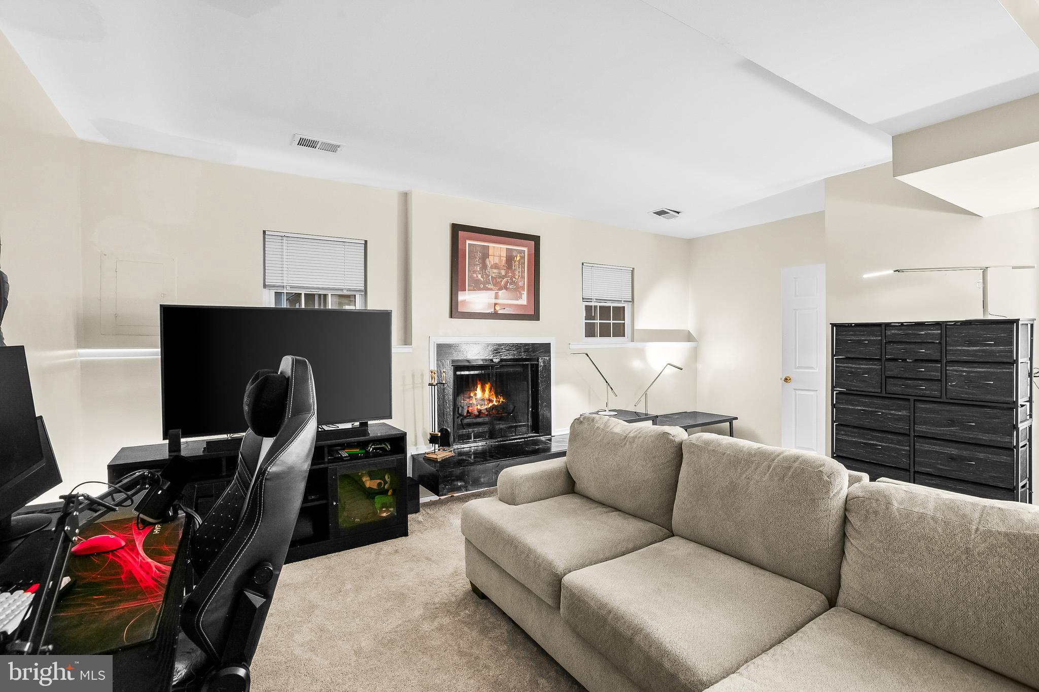 2418 RIDGEHAMPTON COURT