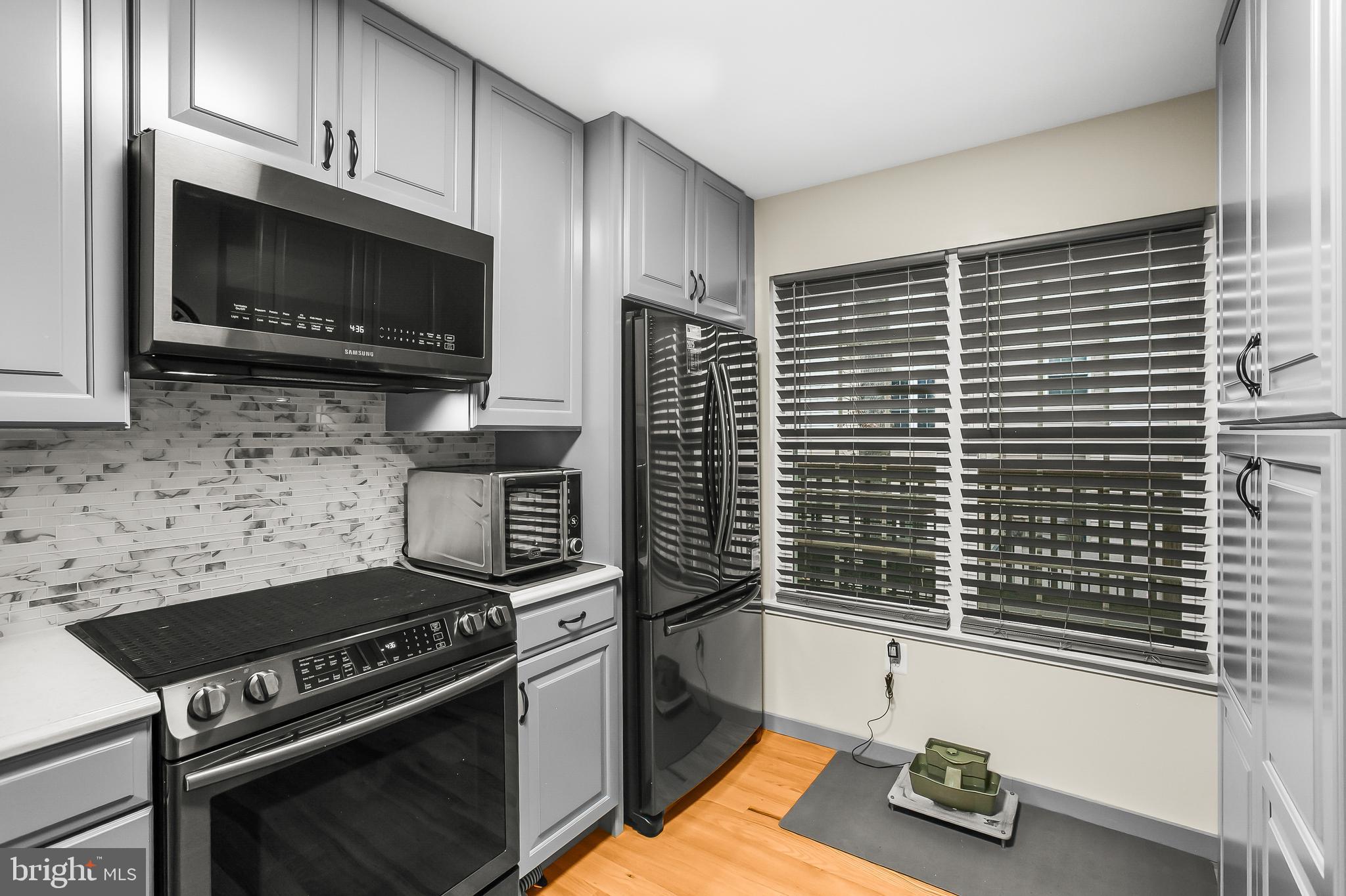 2418 RIDGEHAMPTON COURT