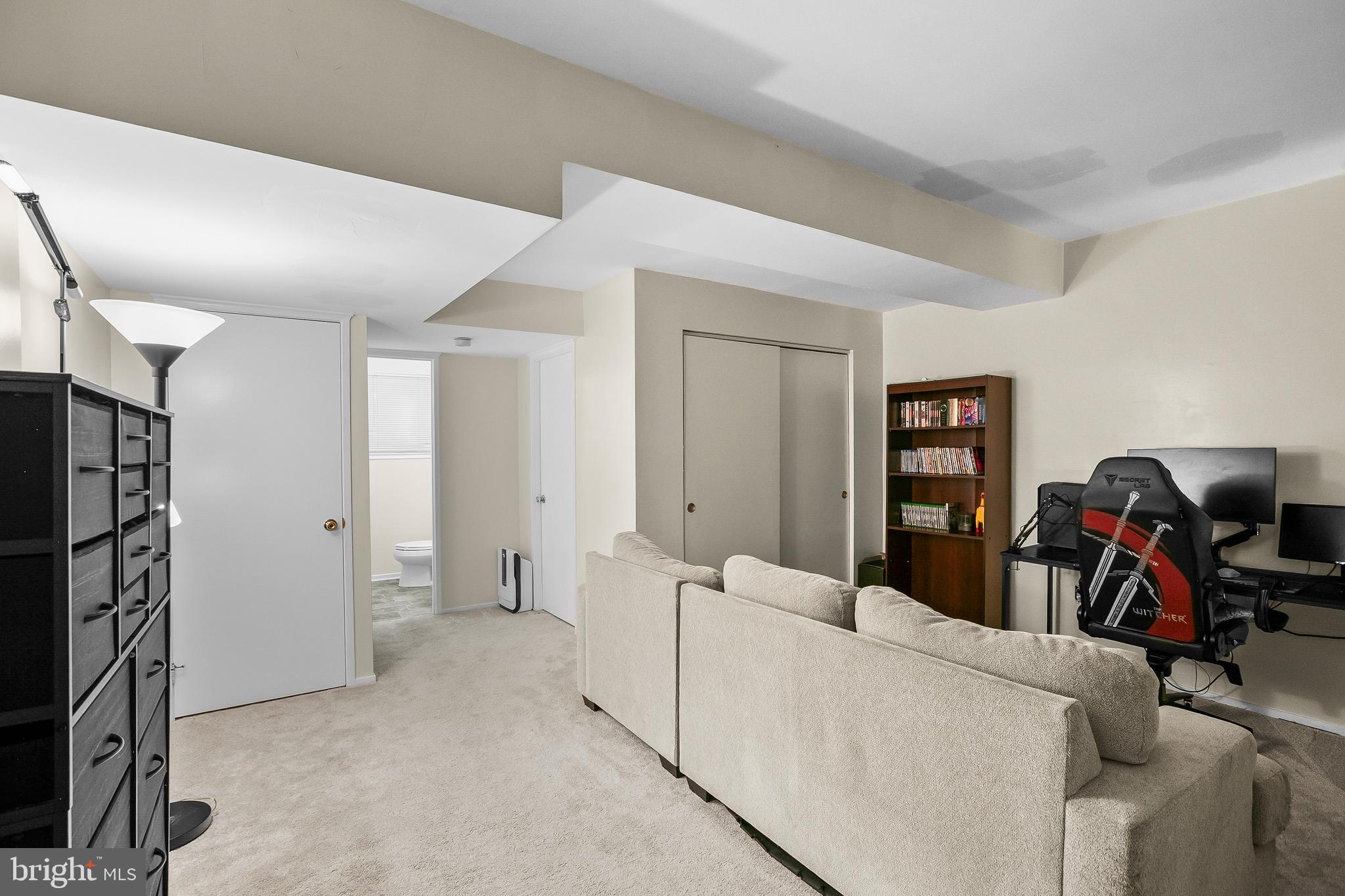 2418 RIDGEHAMPTON COURT