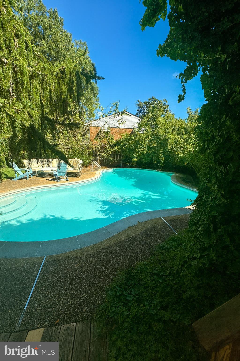 6726 S KINGS HIGHWAY