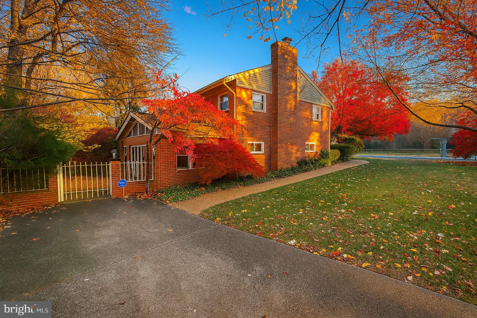 6726 S KINGS HIGHWAY