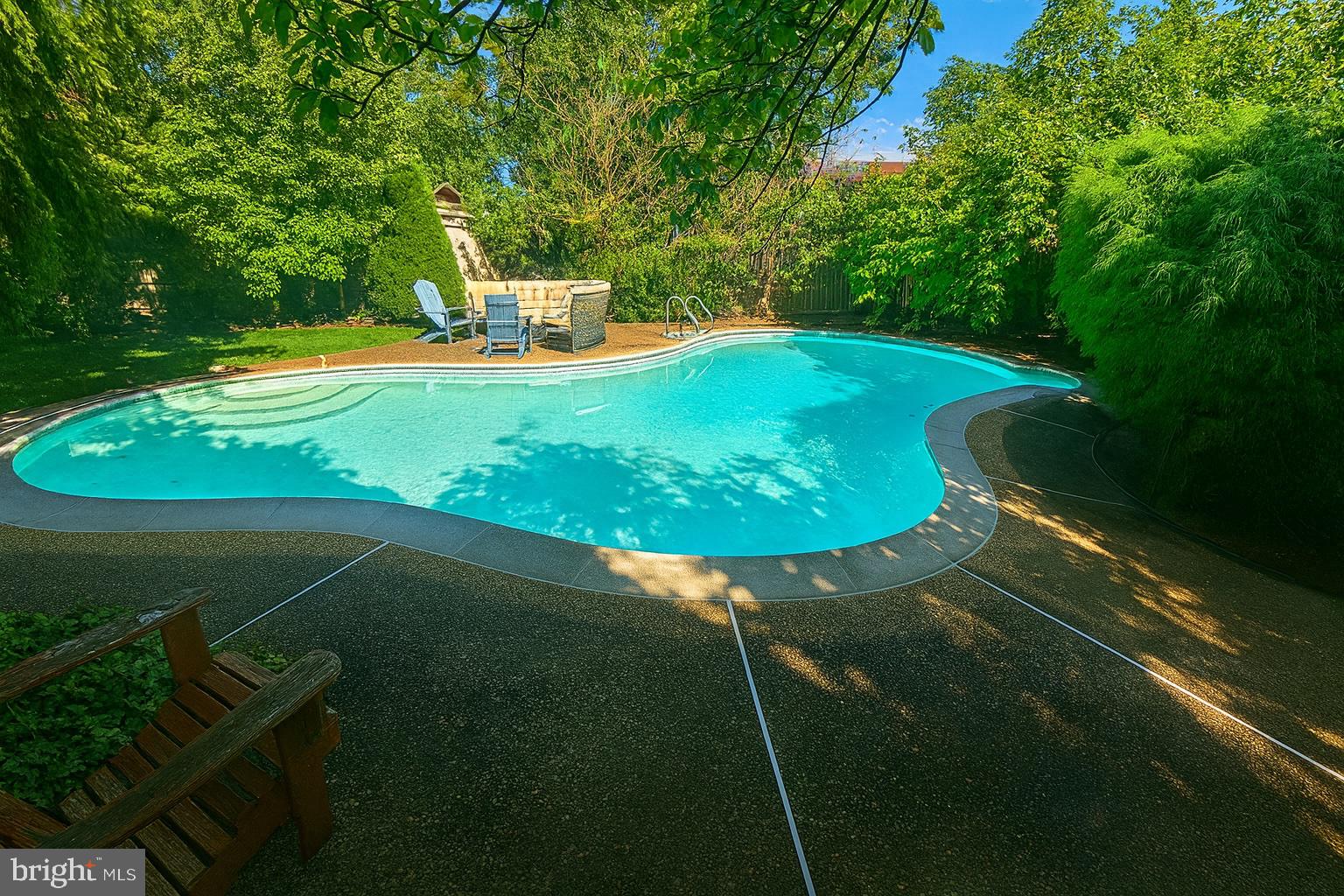 6726 S KINGS HIGHWAY