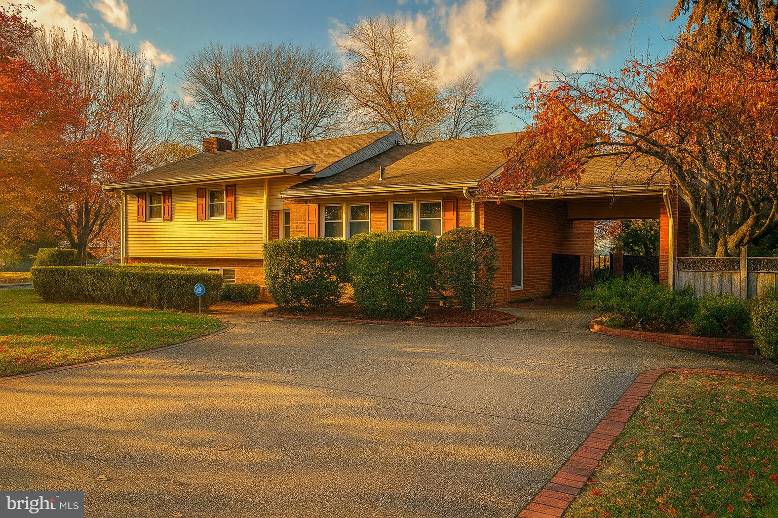 6726 S KINGS HIGHWAY