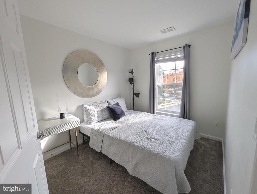 2922 HUNTINGTON GROVE SQUARE