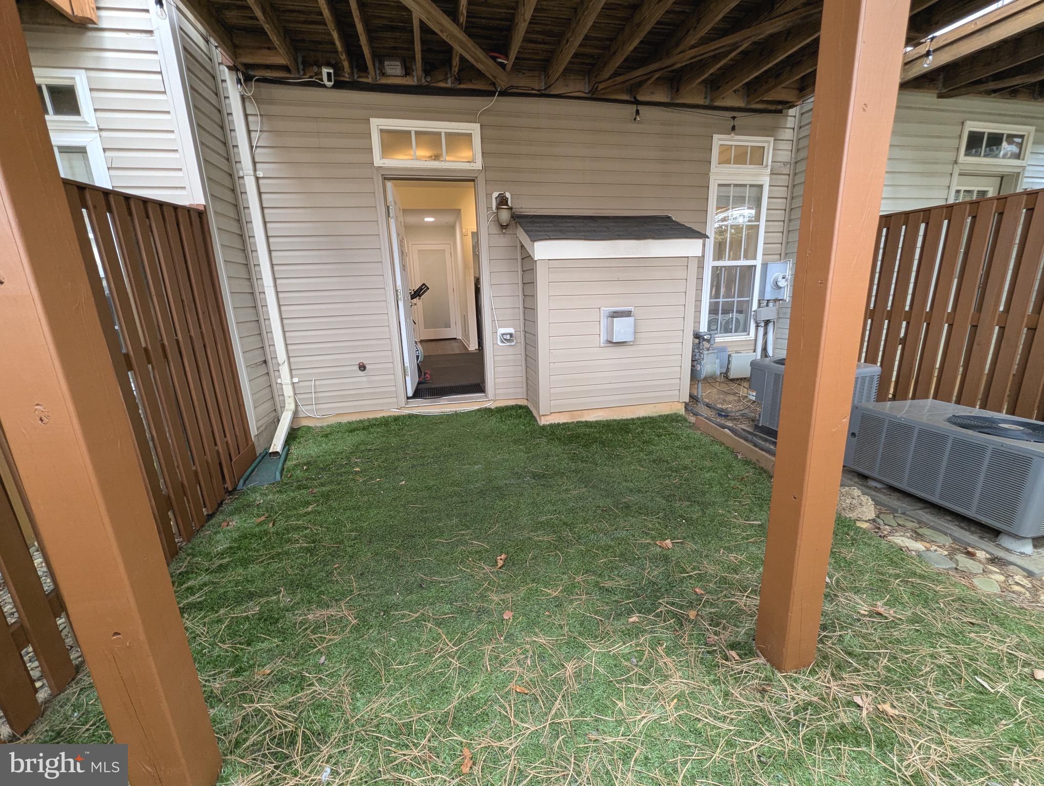 2922 HUNTINGTON GROVE SQUARE